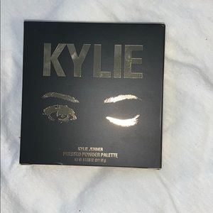 KYLIE the sorta sweet palette